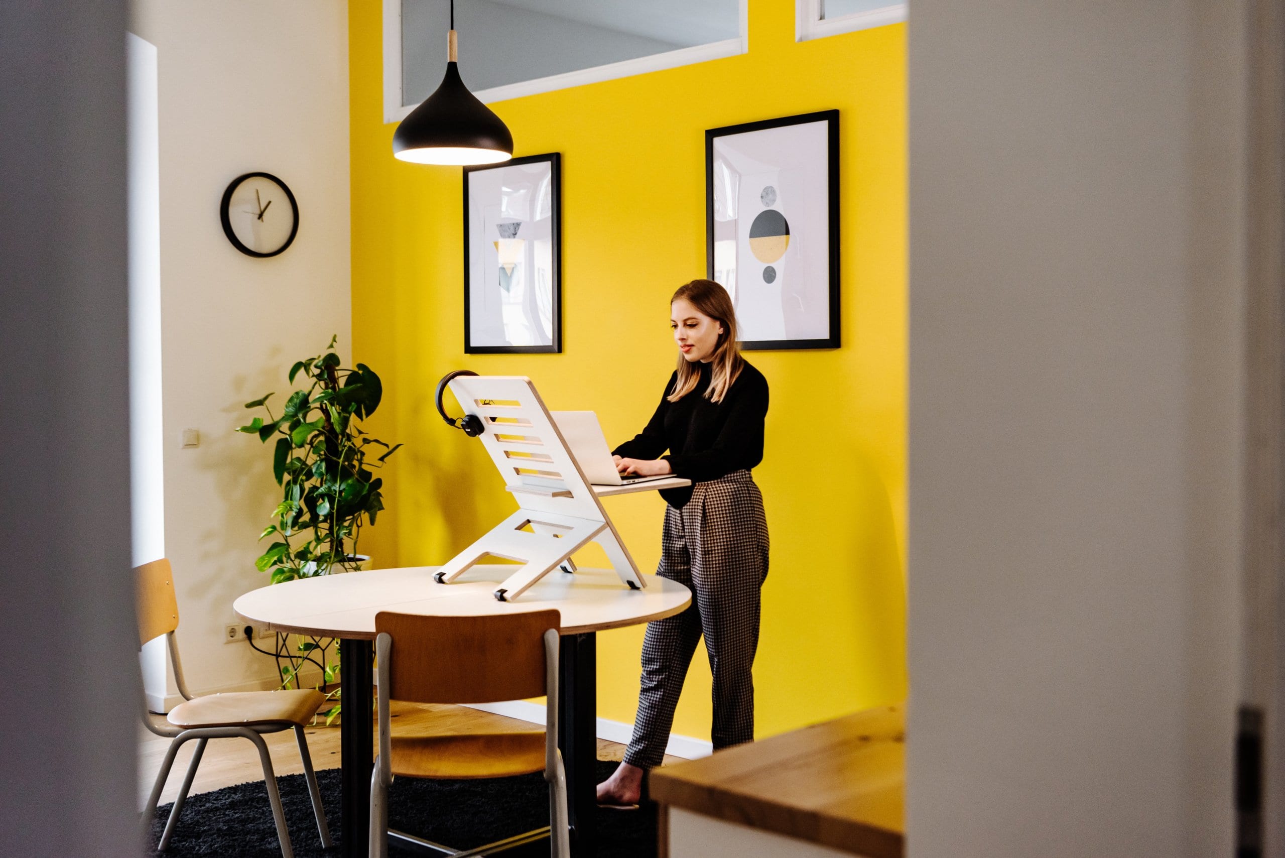 stading desk